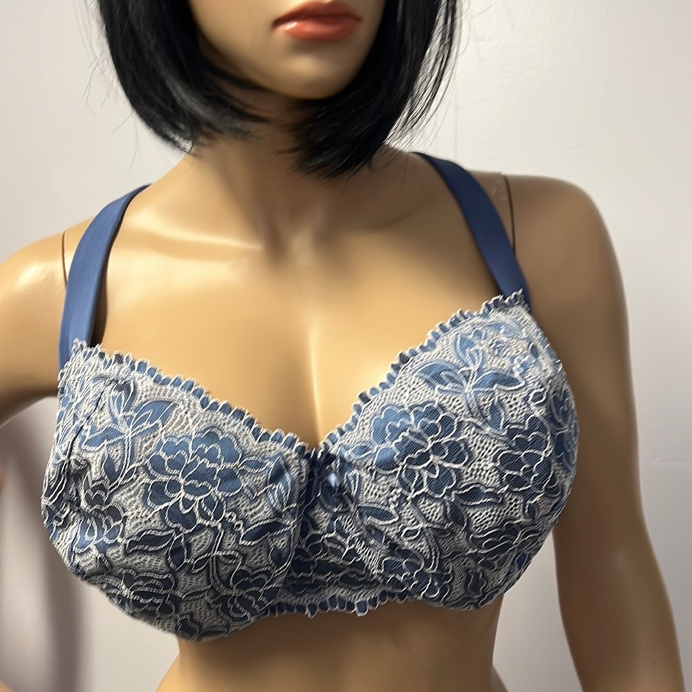 NWOT Cacique Bra S44G